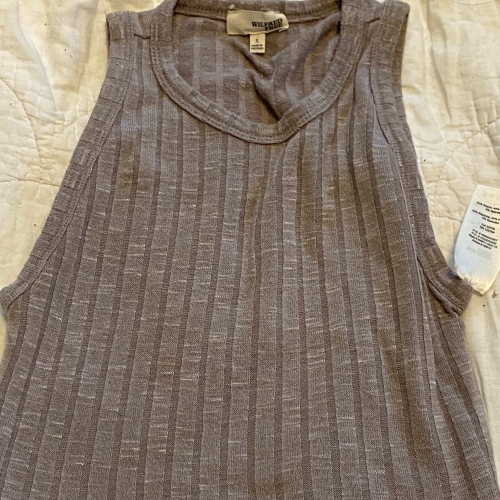 Wilfred Free from Aritzia Crop top Size Small